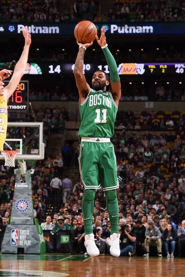 德转解释巴萨身价变动：拉菲尼亚下调因为年龄且伤缺一段时间（德转解读巴萨身价调整：拉菲尼亚因年龄增长及伤停遭下调）