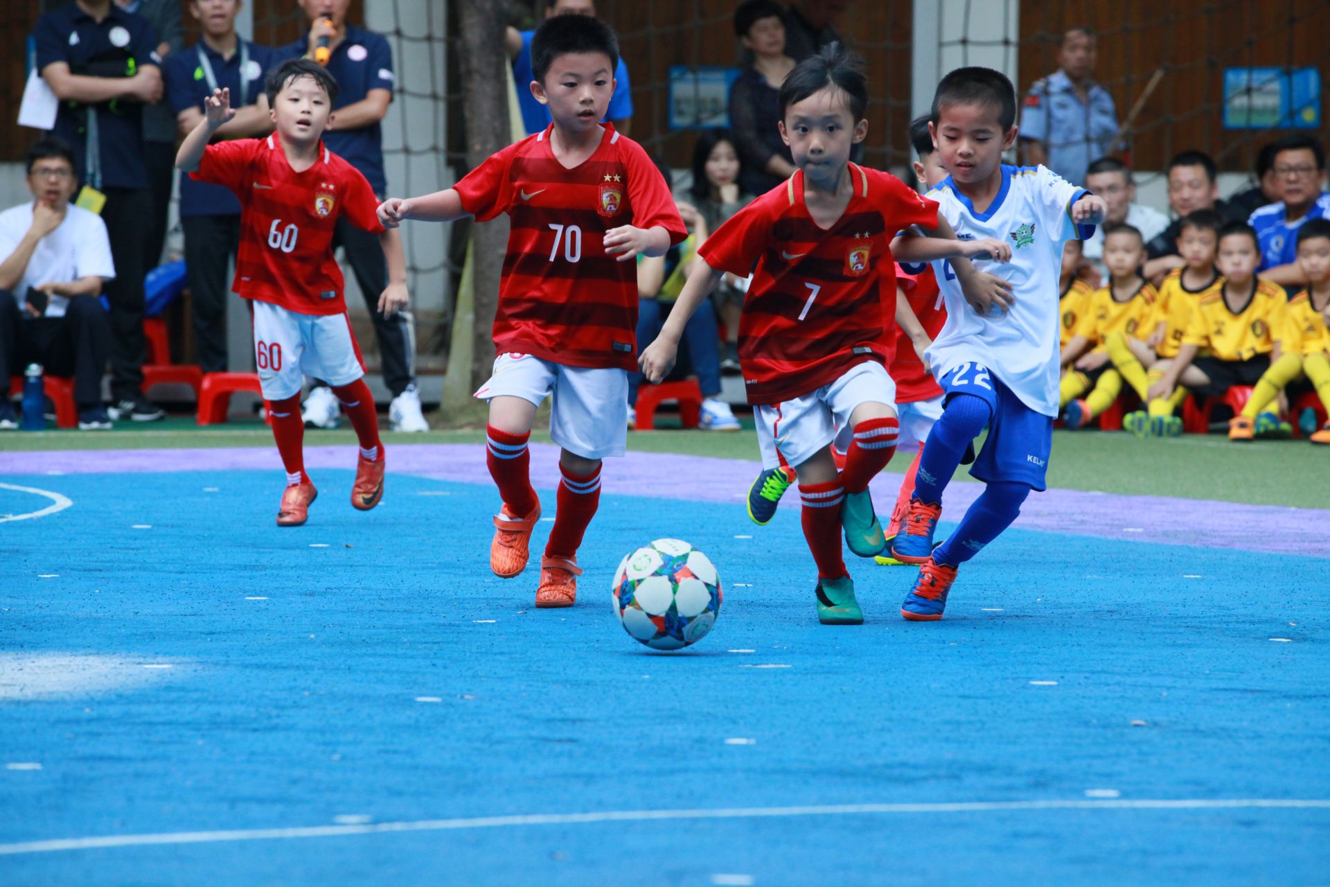 当巴萨主席？瓜帅：我不拒绝巴萨，但不会穿西装坐在主席台上（瓜迪奥拉回应是否出任巴萨主席：不排斥巴萨，但无意穿西装坐主席台）