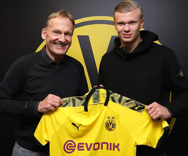 科莫5-1大胜都灵，阿达伊梅开二度，巴图里纳破门