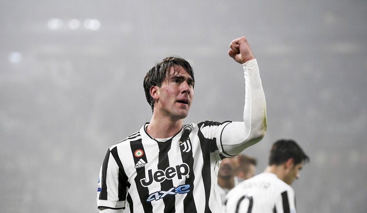 曼城官方：球队将在本周末对森林时身穿二客球衣出战（曼城官宣：周末战森林将穿第二客场球衣）